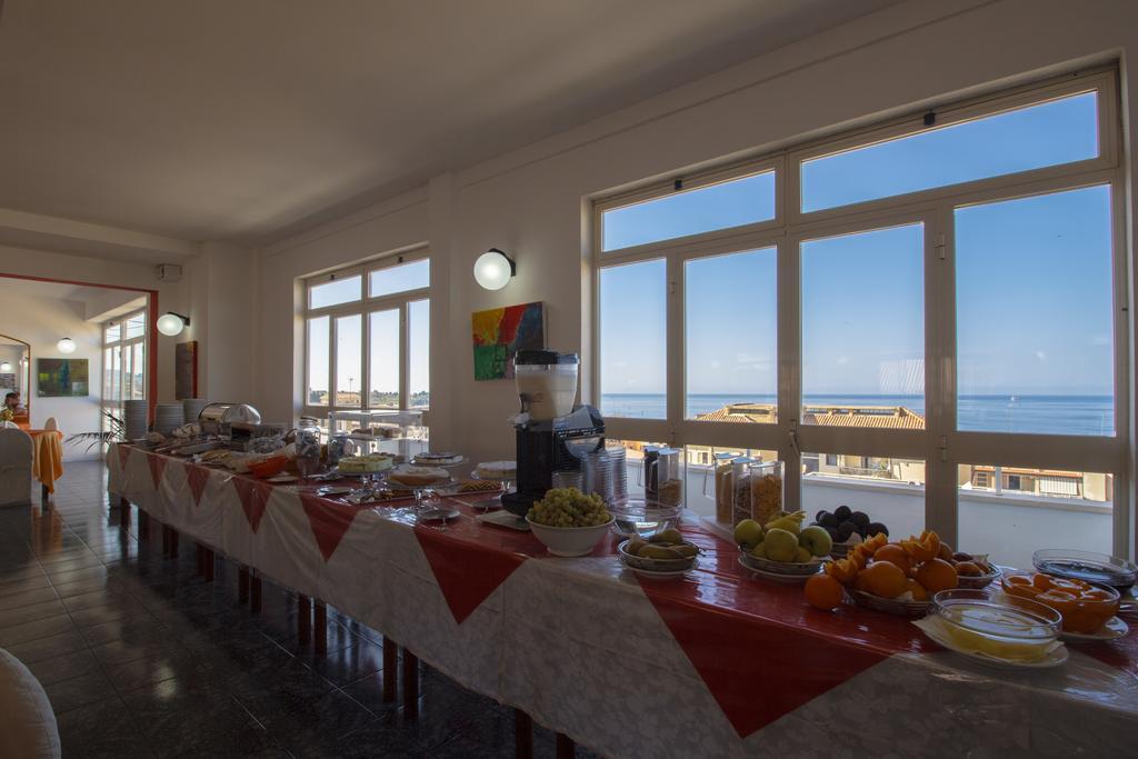 La Perla Hotel